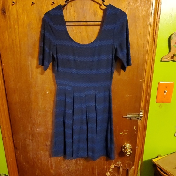 Dress - Picture 2 of 3